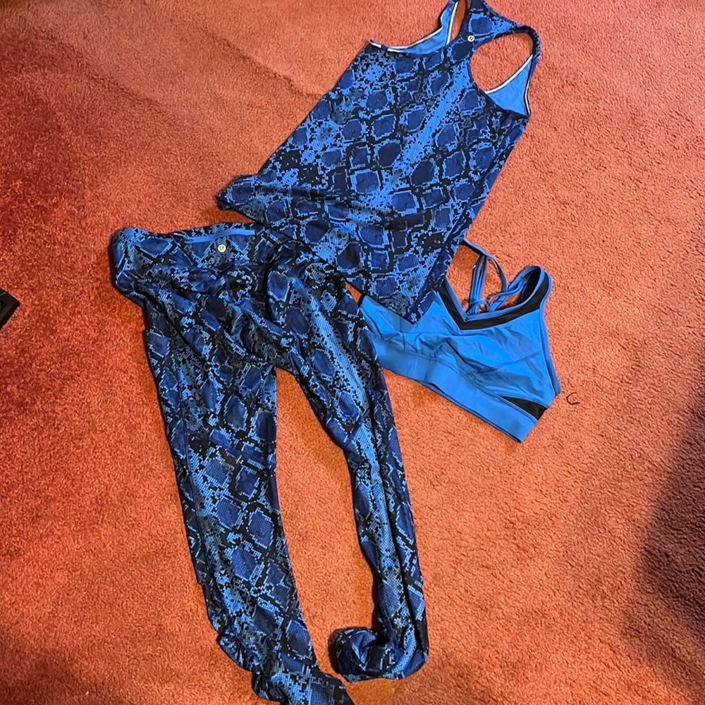 The WHOLE SET Vintage Lululemon set bigger size!